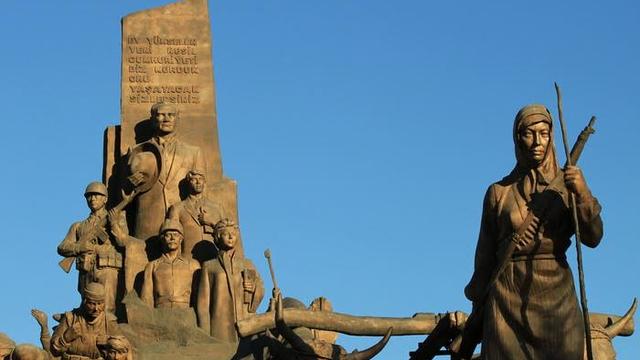 Milli Mücadelenin yılmaz kadınlarından Şerife Bacı