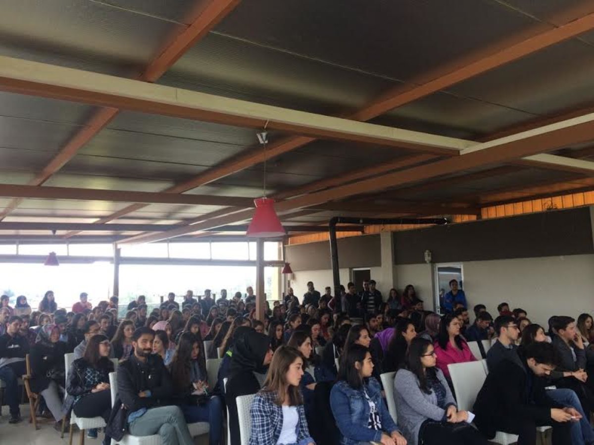 'Evet' diyen de Hayır diyen de Gençlik Meclisi'ne!