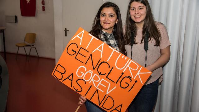 Vatanseverler Köln'de Çanakkale Zaferini kutladı!