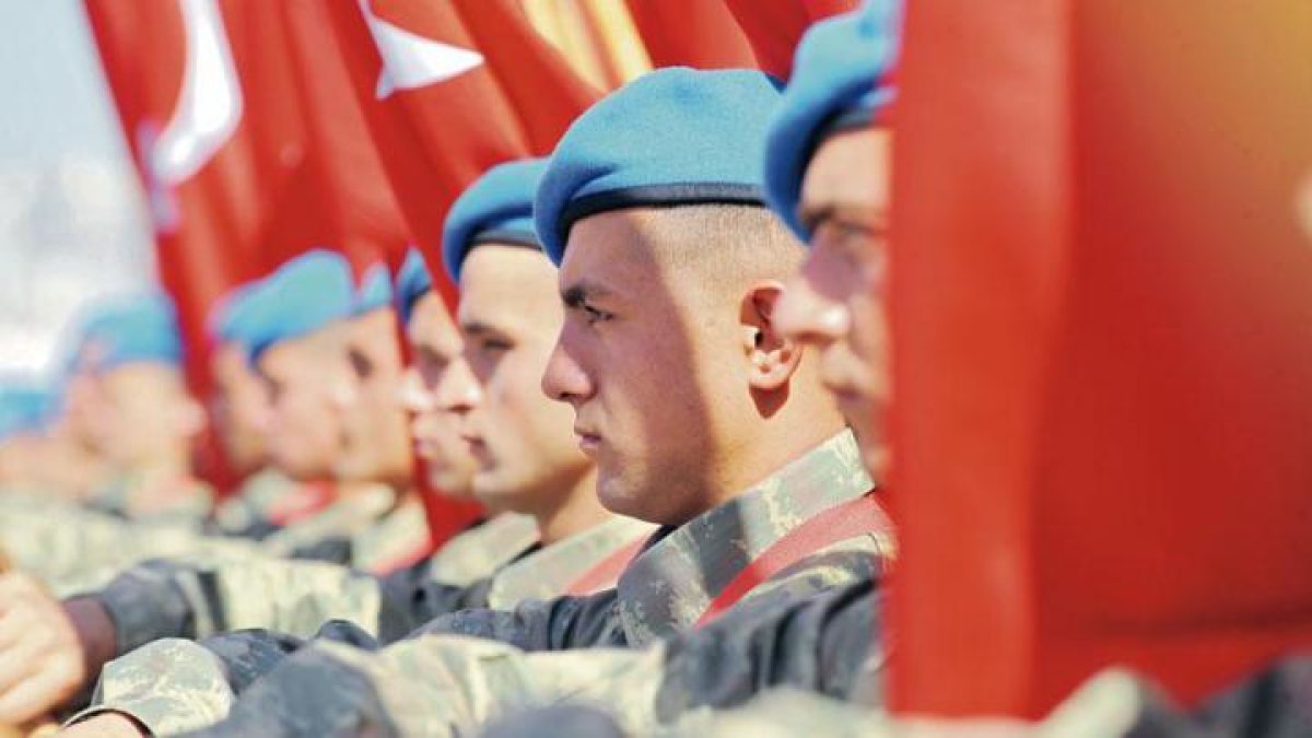 ‘Darbeyi Atatürkçü subaylar önledi’