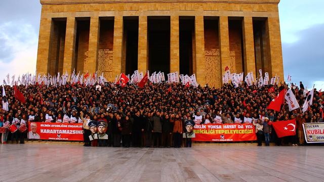 16 Nisan’da Türk Gençliğinin Kararı: ”Egemenlik Milletindir”