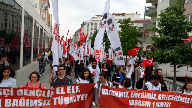 Türk Gençliği Emekçilerle Birlikte Yürüdü!
