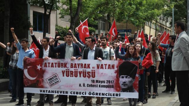 Mülkiye'nin Siyah Kuğuları!