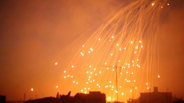 ABD Rakka'da Fosfor Bombası Kullandı!