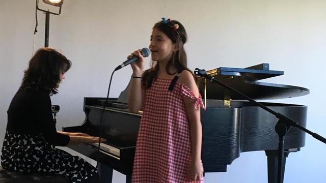 İlk konser Aybüke öğretmen için