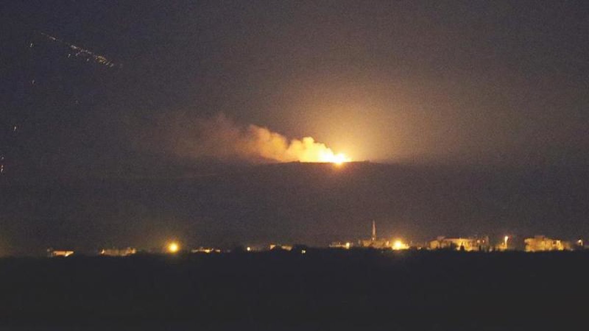 Mehmetçik Afrin'de YPG'yi bombaladı