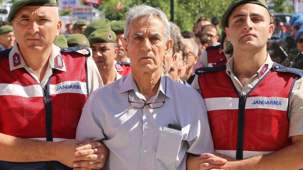 FETÖ'cü Öztürk: "İsrail bizi sattı!"