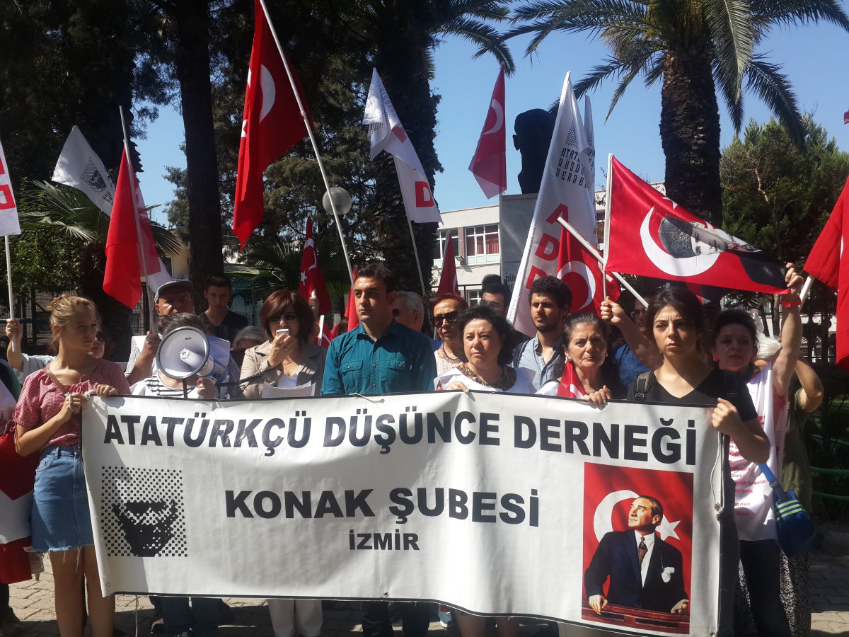 İzmir Kürdistan referandumuna karşı ayakta!