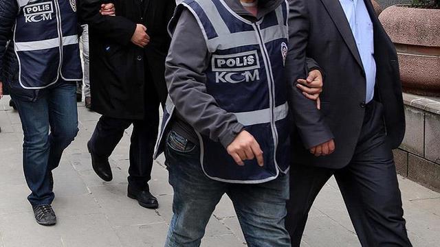 İki bakanlıkta FETÖ'ye operasyon