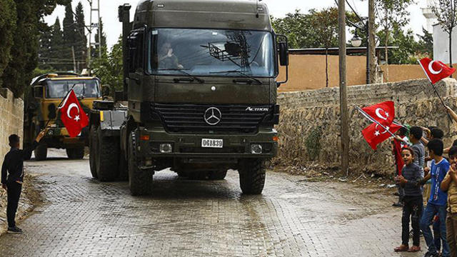 Reyhanlı'da Mehmetçik sevgi gösterisiyle karşılandı