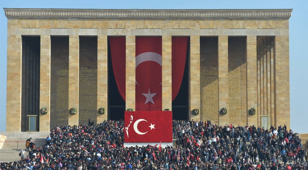 10 Kasım'da Anıtkabir'e 1 milyon ziyaret