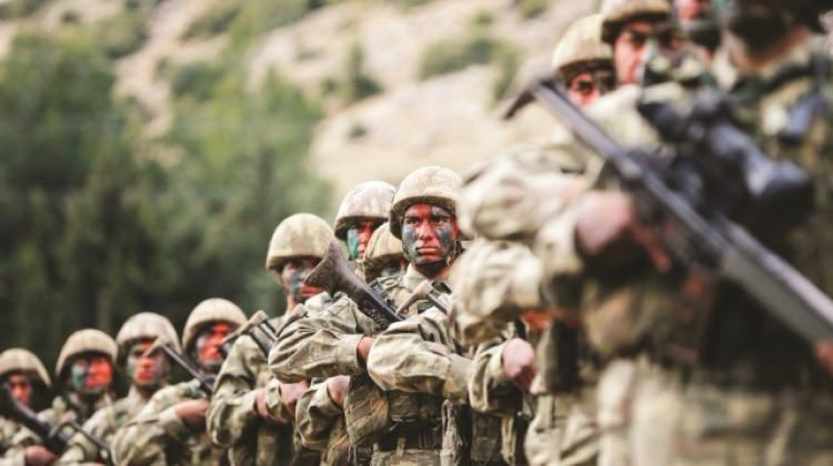 Mehmetçik Afrin'de PKK'ya nefes aldırmıyor!