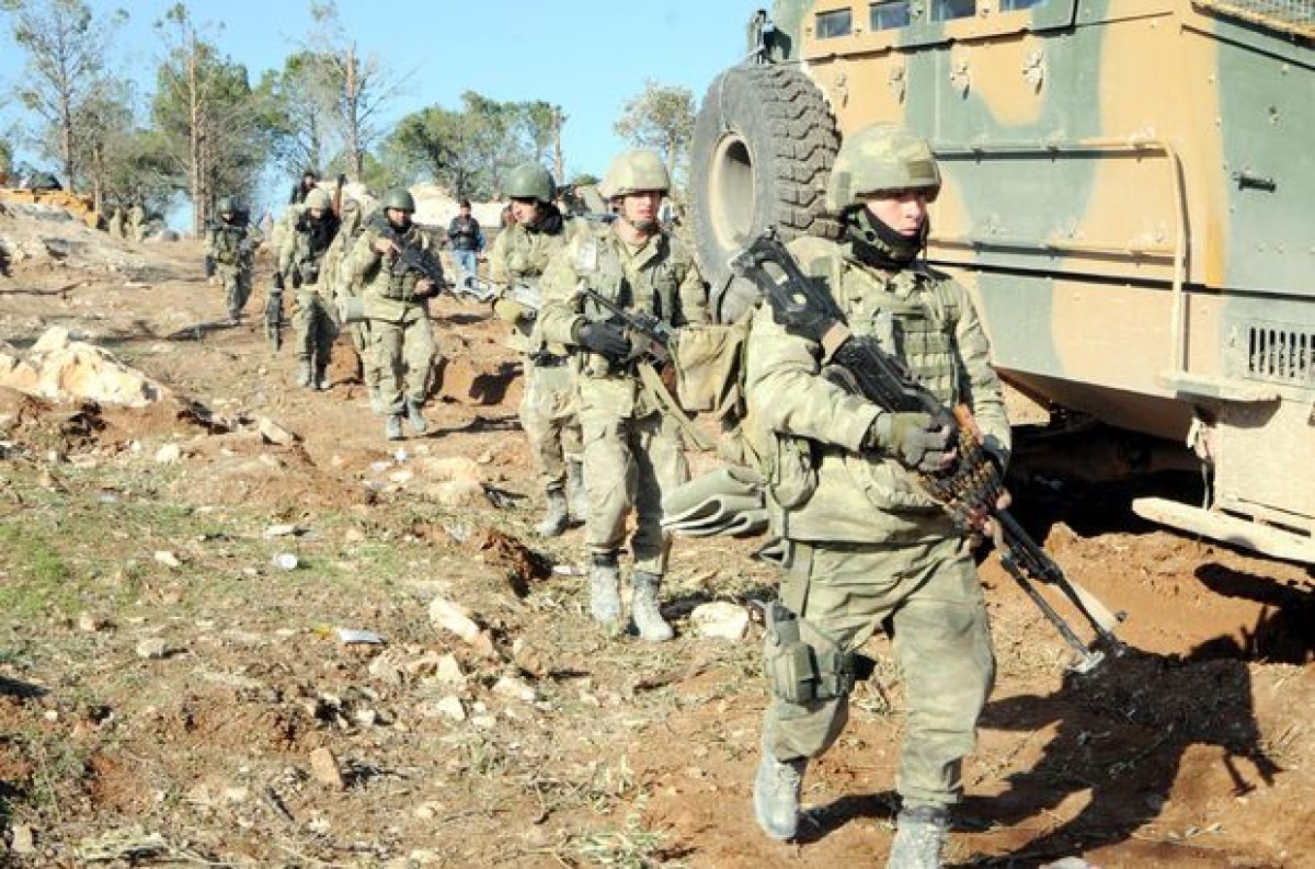 Mehmetçik Afrin’i PKK’dan temizlemeye devam ediyor!