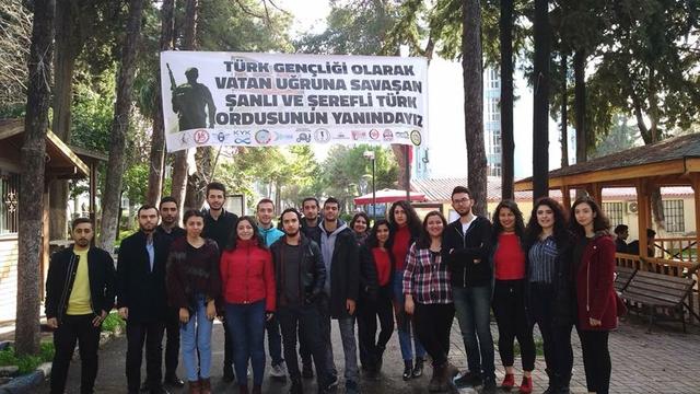 Dokuz Eylül Üniversitesi öğrencilerinden Mehmetçiğe destek