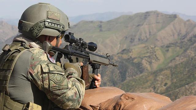 Mehmetçik sınır ötesinde PKKya göz açtırmıyor!