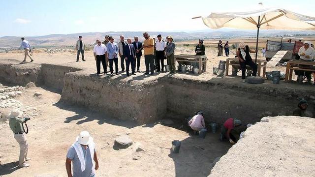 Oluz Höyük'te 2 bin 500 yıllık Pers sarayı bulundu