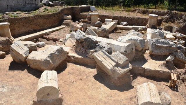 İznik'te antik tiyatro gün yüzüne çıkıyor