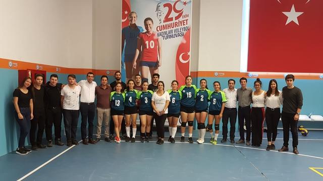 TGB Muğla voleybol takımı Batman şehitlerine selam g&ouml;nderdi