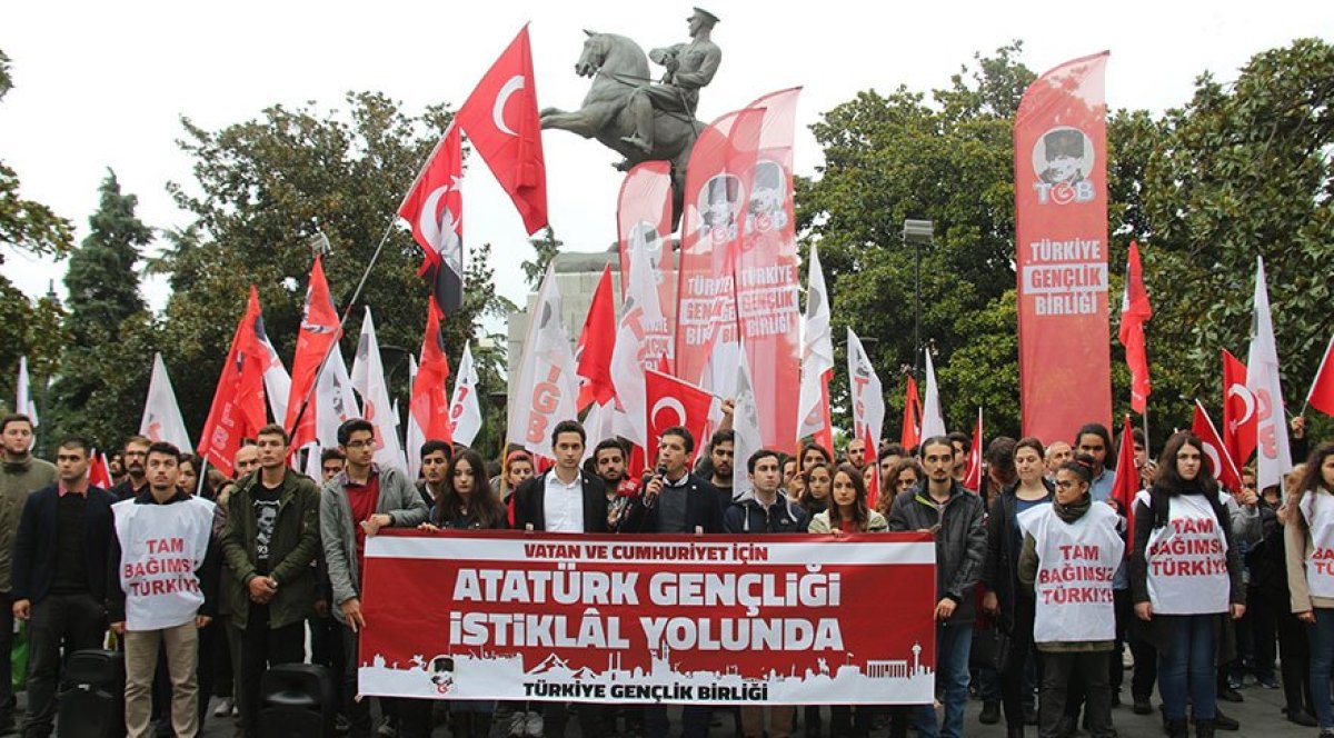 Sistemin Biçtiği Role Karşı Türk Gençliğinin Tavrı