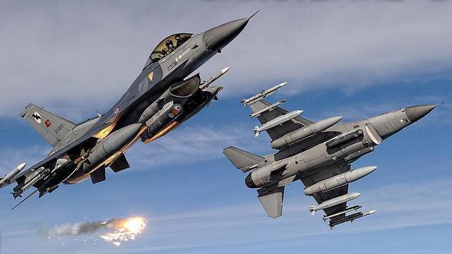 Mehmetçik Irak'ın Kuzeyine Hava Harekatı Düzenledi