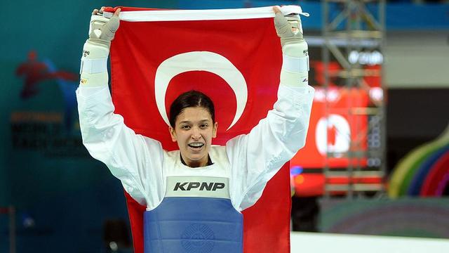Nur Tatar'dan Gururlandıran Başarı