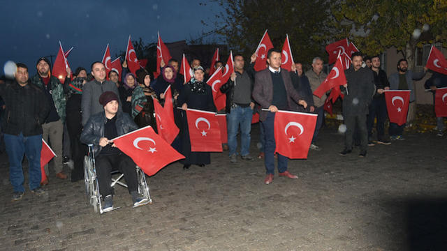 Sınır Noktasında Mehmetçiğe Bayraklı Destek