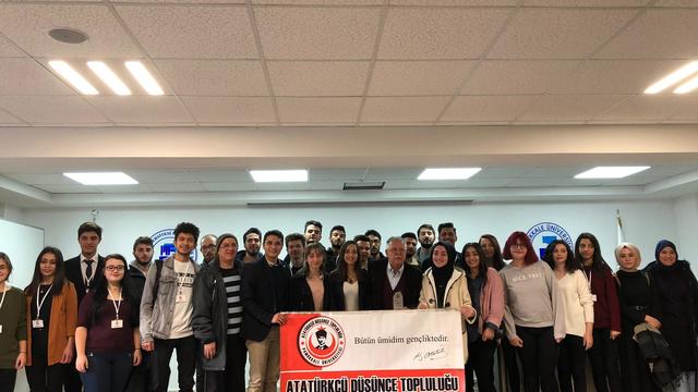 Pamukkale Üniversitesi ADT Cüneyt Akalın'la 21. Yüzyılda Atatürk Olmayı Konuştu