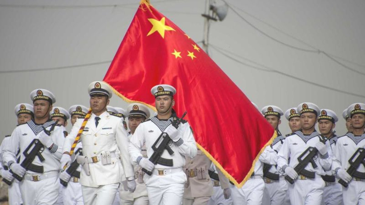 Çinli Amiral: ABD'nin İki Uçak Gemisini Batırırız!