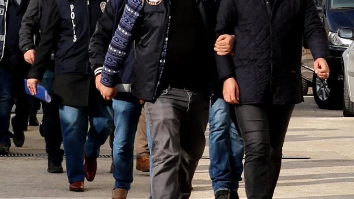 Bursa'da FETÖ'ye Bağış Yapan 13 Kişiye Gözaltı
