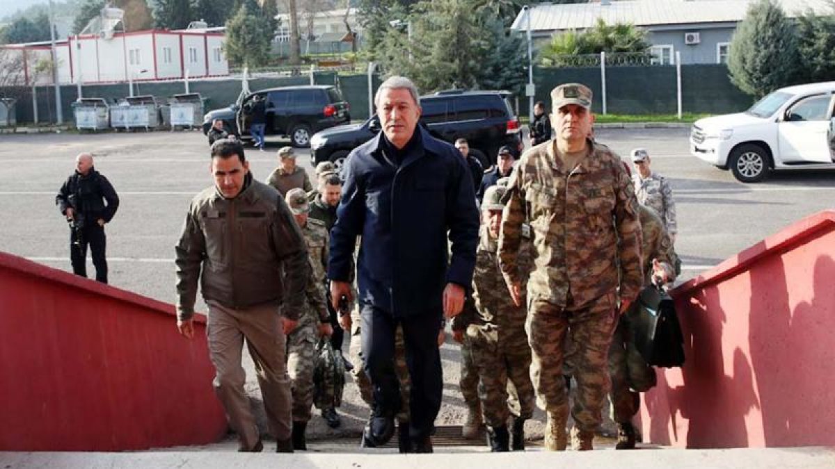 Komutanlar Sınırda! Fırat'ın Doğusuna Harekat Başlıyor