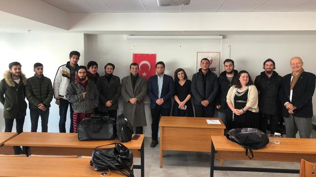 Yeni Yüzyıl Üniversitesi Öğrencileri Türkiye Ekonomisini Konuştu