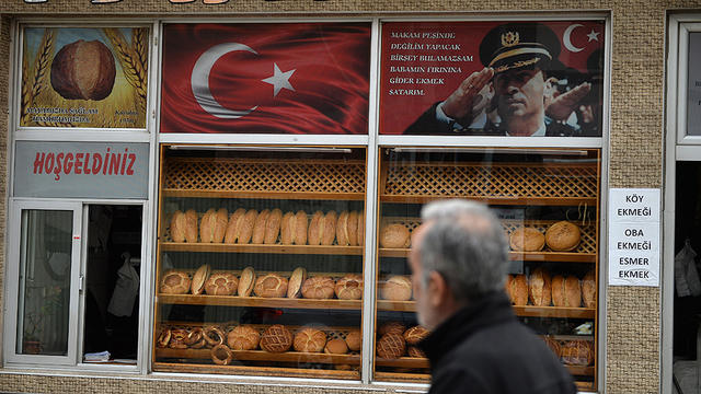Memleketi Gaffar Okkan'ı Unutmuyor