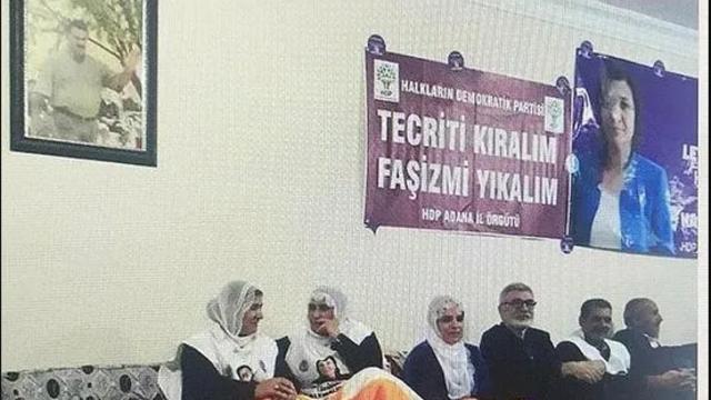 HDP'li Vekiller Öcalan Posteri Altında Açlık Grevinde