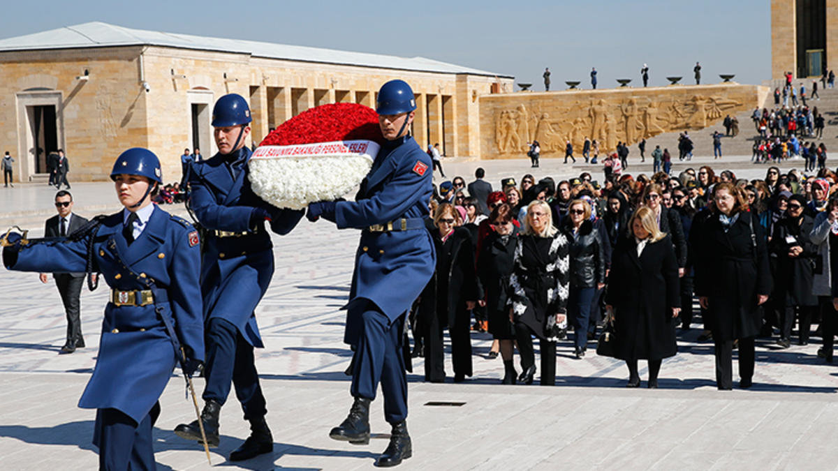 Anıtkabir'de İlk Defa Tören Subaylığını Kadın Asker Yaptı