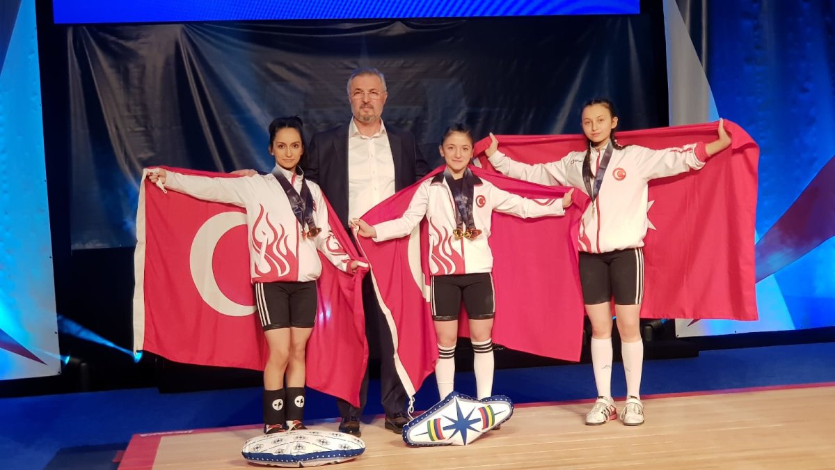Milli Halterci Cansu Bektaş Gururlandırdı