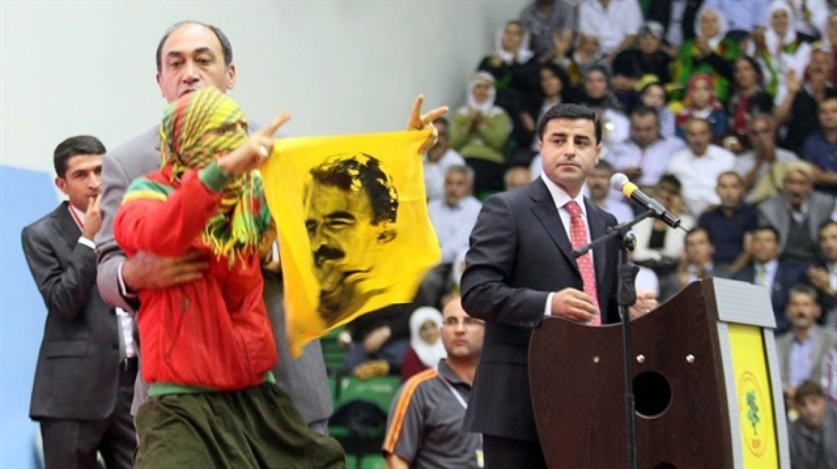 HDP/PKK Kutlamasında Terörist Marşı