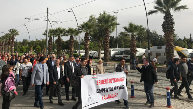 İzmir'in Vatansever Kurumları Soykırım Yalanına Karşı Yürüdü