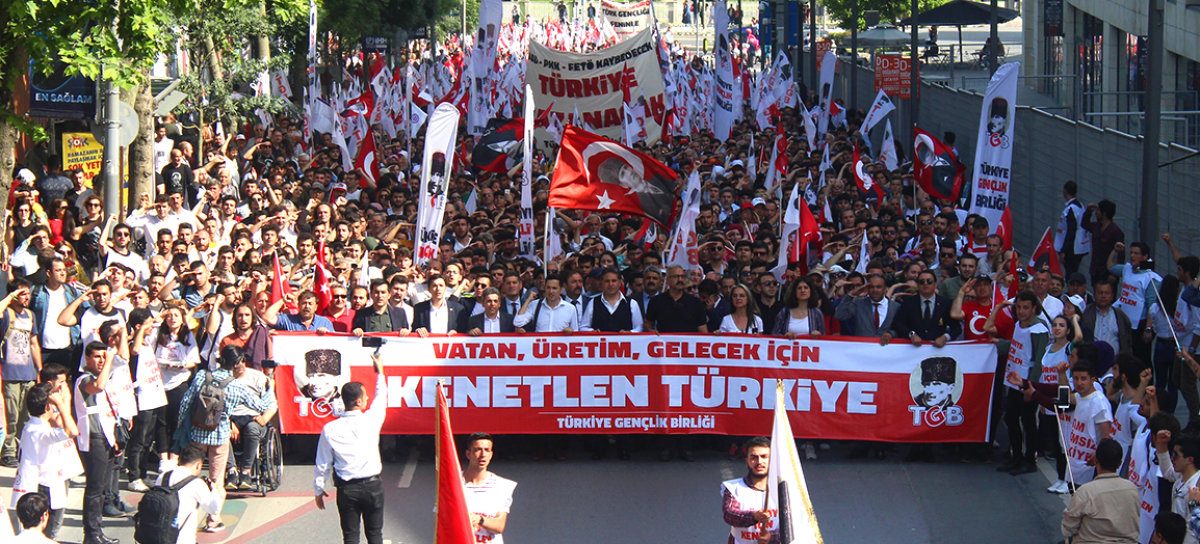 19 Mayıs'ta On Binler TGB İle Atatürk'te Kenetlendi