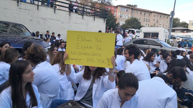 "Mezar Taşı Değil Diploma İstiyoruz"