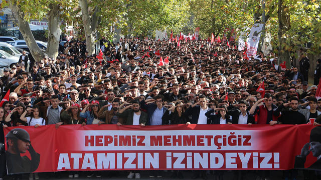 Atatürk Eylemle Yaşatılır
