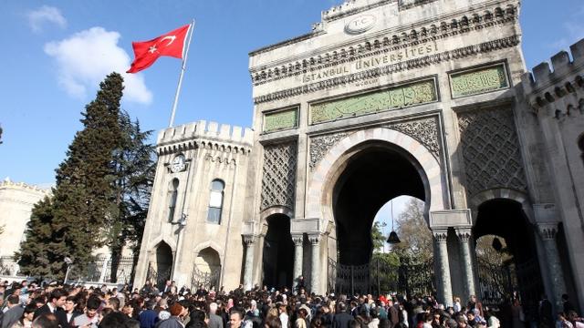 Devlet Üniversitesinde Okuyan Öğrenciler Daha Mutlu
