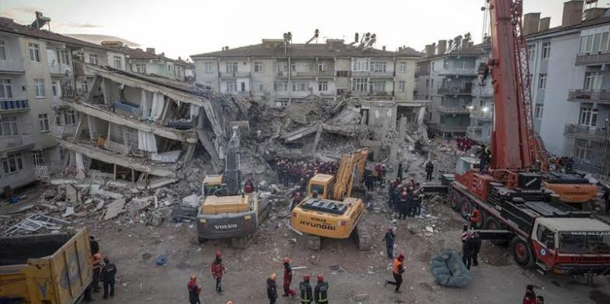 Vicdanları Yıkan Deprem