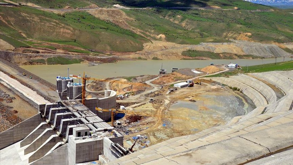 Su Tutmaya Başlayan Alparslan 2 Barajı Enerji Üretimine Hazırlanıyor