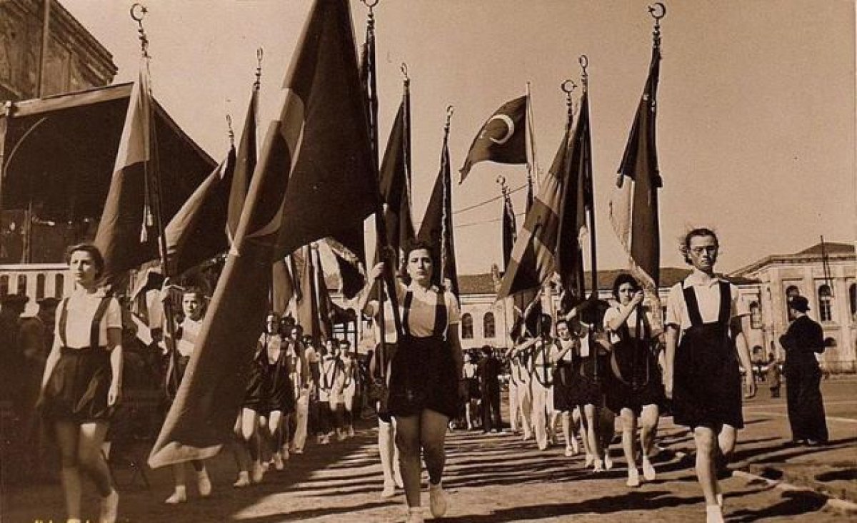 Ankara Üniversitesi Radyosu, Dünyaya "19 Mayıs" Özel Yayını Yapacak