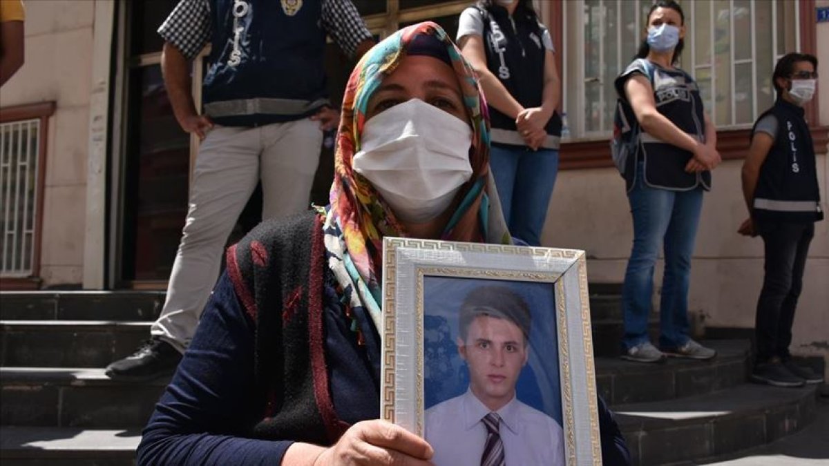 Diyarbakır annesi oğluna seslendi: Türk adaletine teslim ol