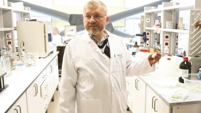 Doç. Dr. Mustafa Güzel Koronavirüs İlacının Yerlisini Üretti