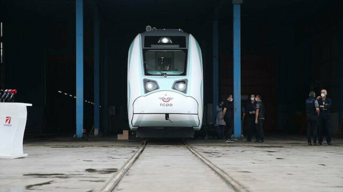 Yerli hızlı tren raylara iniyor