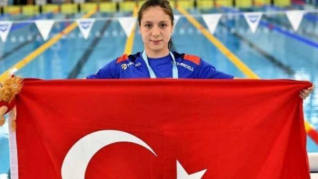 Milli Yüzücü Merve Tuncel'den Dünya Rekoru