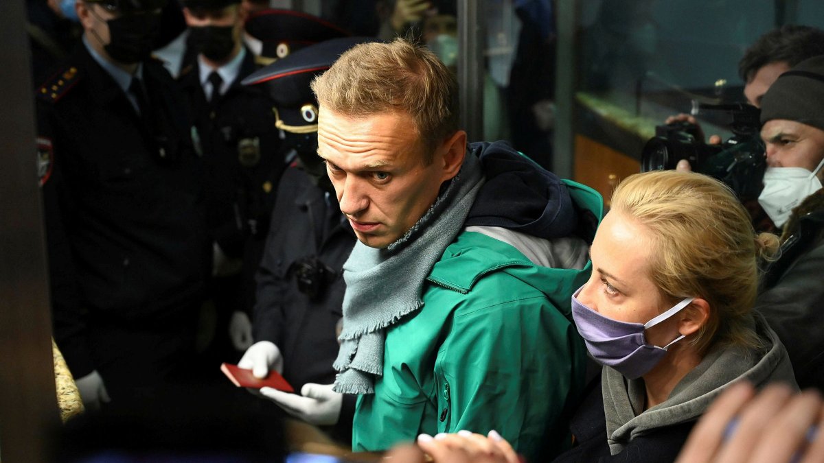 Rus muhalif Aleksey Navalny Biden'dan Rusya'ya Yaptırım Talep Etti