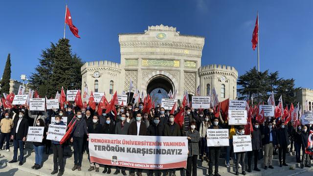 Demokratik Üniversitenin Yanında Terörün Karşısındayız